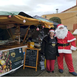 Stand Élo’Asia Cooking avec Père Noël